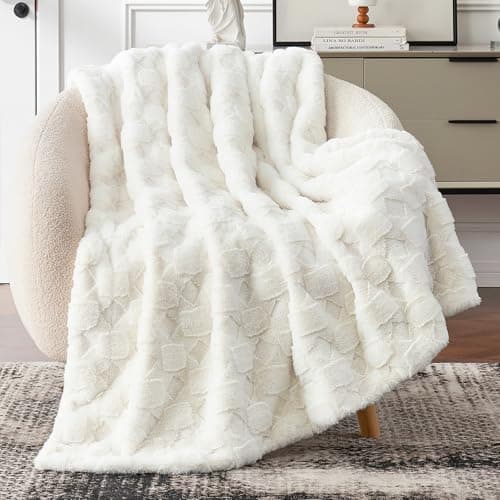 Cozy Bliss Faux Fur Textured Throw Blanket for Couch Super Soft Fuzzy Checkered Bed Blanket Gift for Women Premium 3D Geom Jacquard All Season Use Cream White 50"*60"