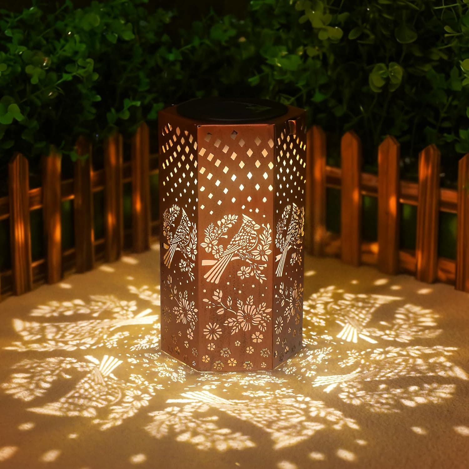 EANDISOM Cardinal Bird Solar Lanterns